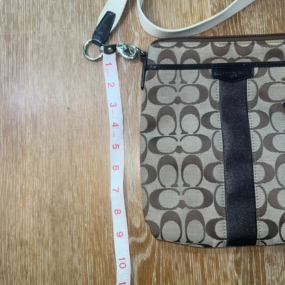 Vintage Coach Small Crossbody Bag Tan Logo Printed Canvas Brown Leather Accents‎ - Picture 2 of 6